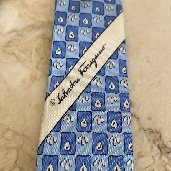 Salvatore Ferragamo 100% Silk Print Tie - Picture 6 of 11